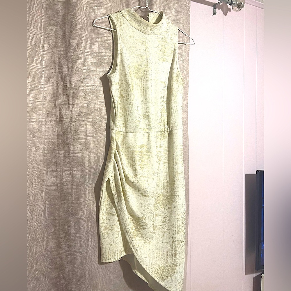 Gold stretch assymetrical body on dress